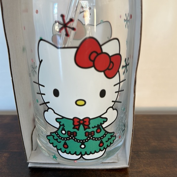 Hello Kitty, Christmas glass Tumblr with lid and straw new with tags - Picture 3 of 4